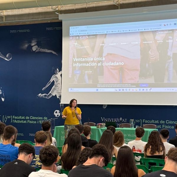 El COLEF CV presente en las Jornadas de Bienvenida a los estudiantes de 1er Curso de la FCAFE-UV de Valencia y Ontinyent.